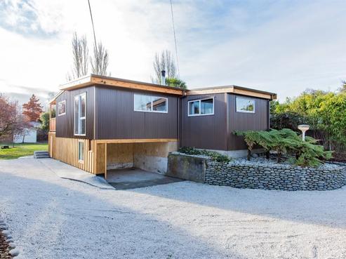 16 Queens Avenue, Waikuku Beach