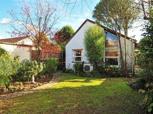 98B Avonhead Road, Avonhead