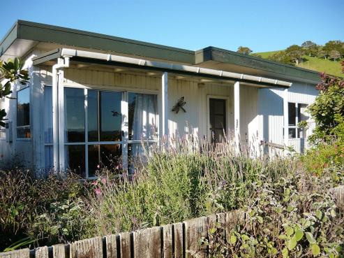 14 The Strand, Whakapirau