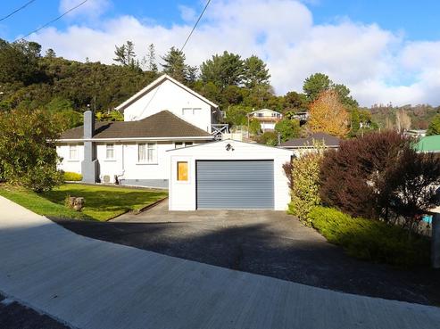 24 Lowry Crescent, Stokes Valley
