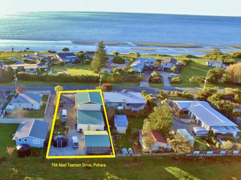 754 Abel Tasman Drive, Pohara
