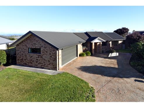 104 Aldinga Avenue, Stoke