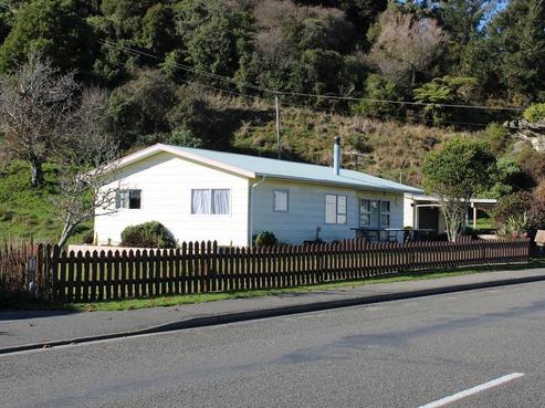 77 Meihana Street, Takaka