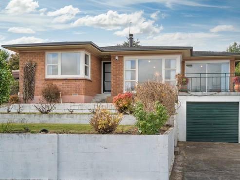 14 Beachman Grove, Hilltop