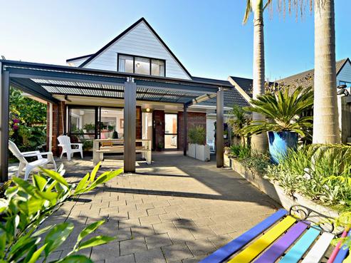 2/33 Eastridge Court, Northpark