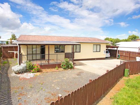 15A Maplesden Drive, Clendon Park