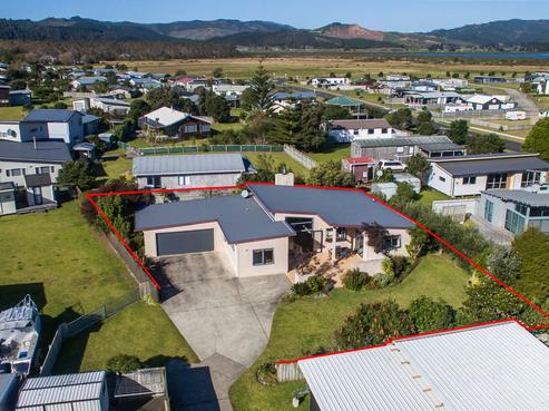 199 Kowhai Avenue, Matarangi