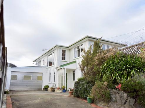 42 Allen Terrace, Tawa