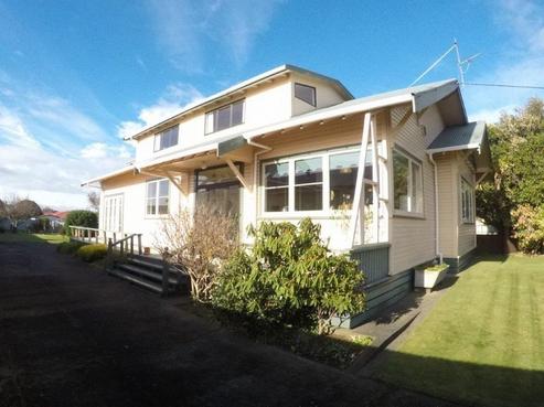 6 Collins Street, Hawera