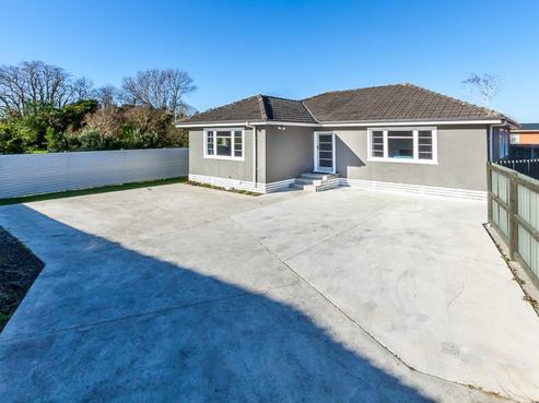 25 Robinson Crescent, Westbrook