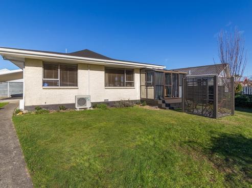 10 Harvard Grove, Totara Park
