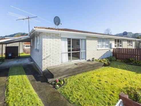 2/39 Shanly Street, Brown Owl