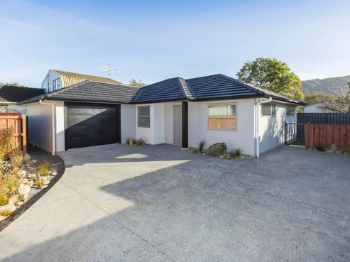 15A Oak Street, Ebdentown