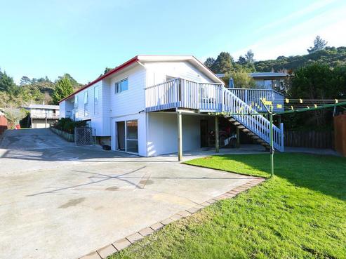 16 Bogle Grove, Stokes Valley