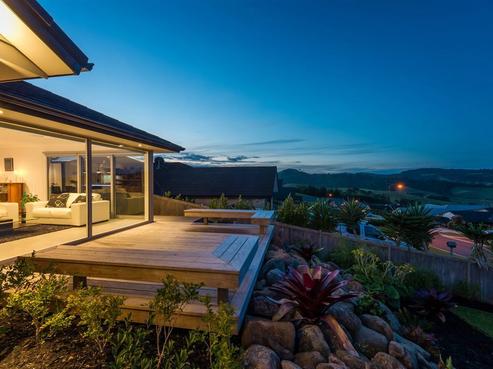 24 Seaview Crescent, Hatfields Beach