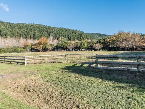 24 Mahaki Road, Paraparaumu