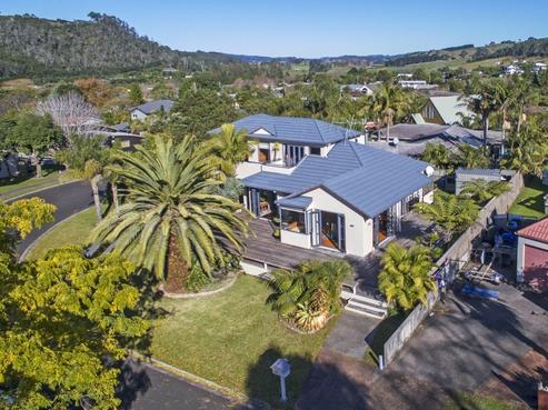 14 Cathedral Court, Hahei