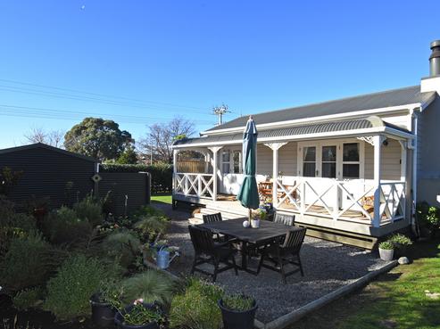 2 Esther Street, Martinborough
