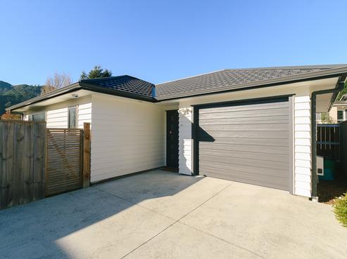 2/19 Poppy Watts Grove, Stokes Valley