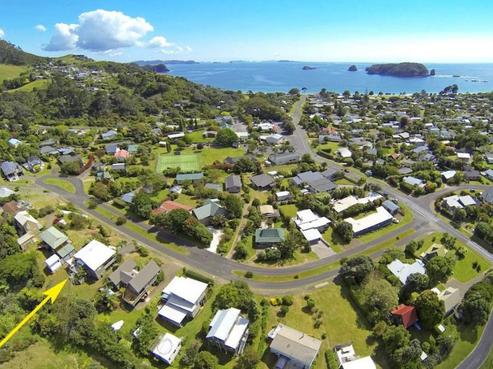 8 Grierson Close, Hahei