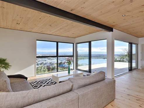 305 Cannon Hill Crescent, Mount Pleasant