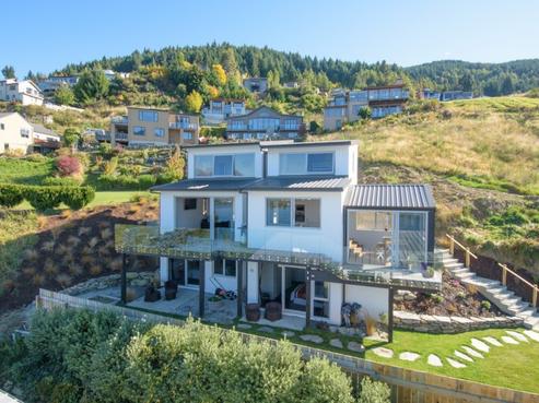 16A Saint Matthews Place, Queenstown Central