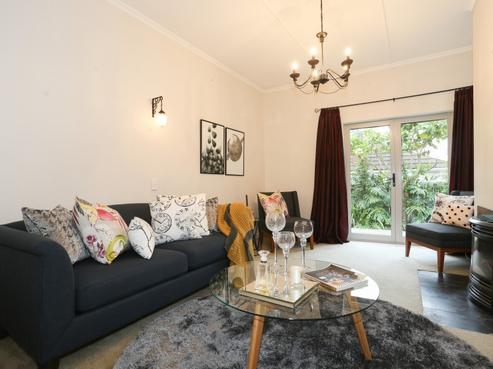 1/135 Shakespeare Road, Napier Hill