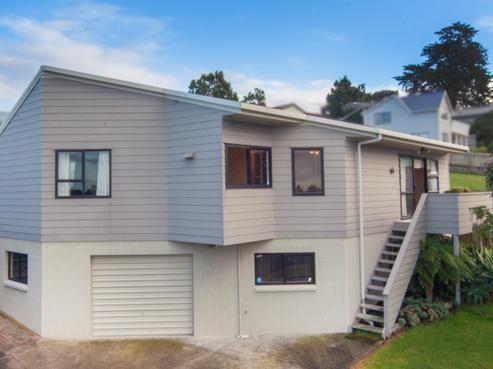 1/10 Sumich Place, West Harbour