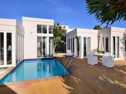 1 Pacific Parade, Army Bay