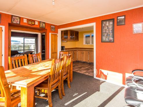 12 Beach Road, Castlecliff