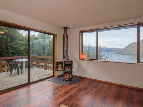 73A Wynyard Crescent, Fernhill/Sunshine Bay