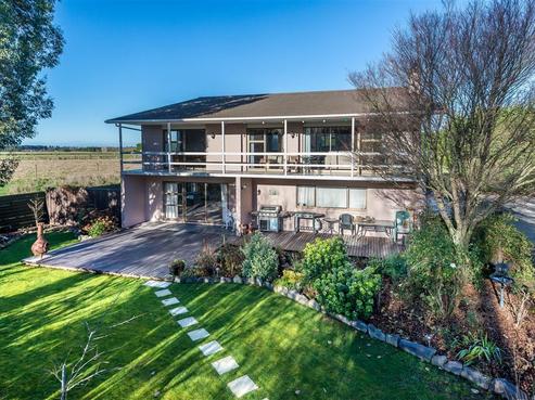 1170 Woodfields Road, Cust
