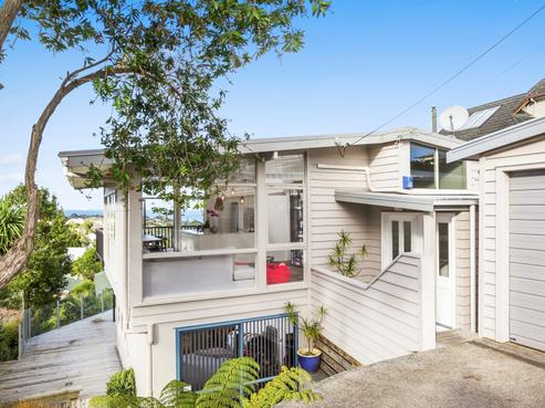 8 Summit Drive, Torbay