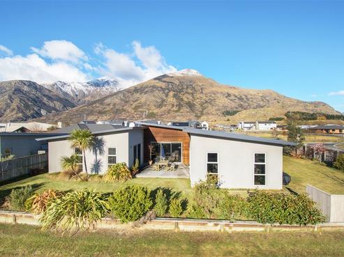 7 Nerin Square, Lake Hayes Estate