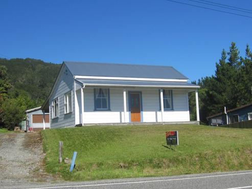 930 State Highway 7, Dobson