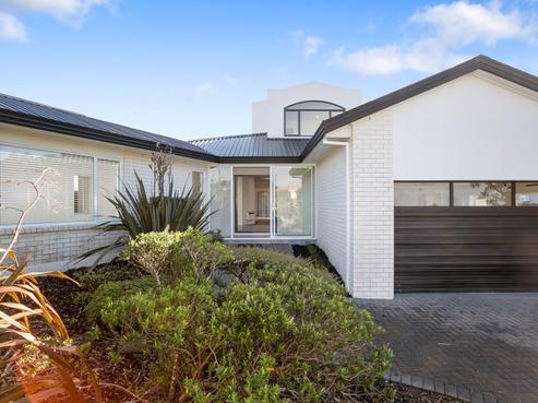 18 Blue Heron Rise, Stanmore Bay