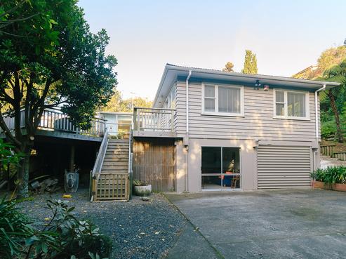 81 Dowse Drive, Maungaraki