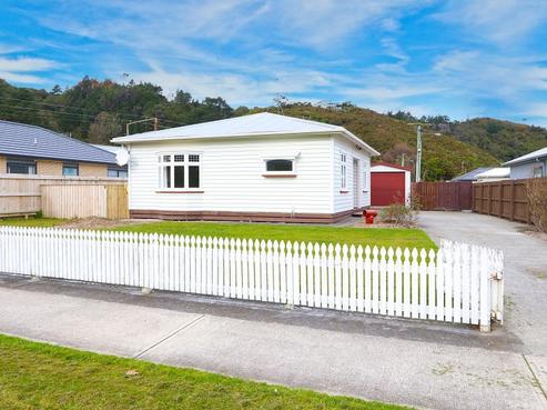 1404 High Street, Taita