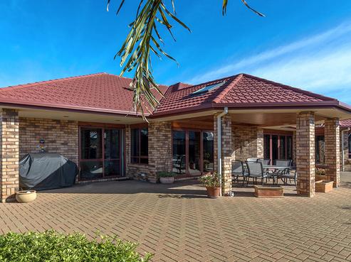 8 Baxendale Drive, Westbrook
