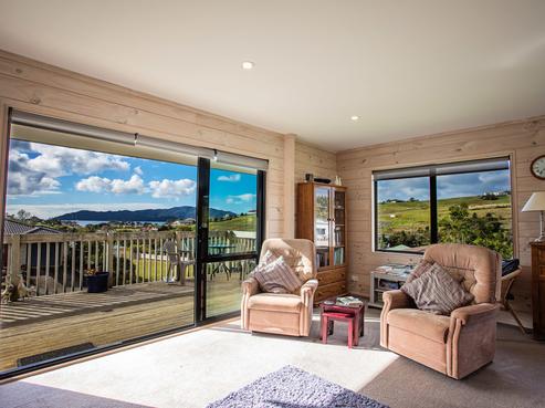17 Hibiscus Avenue, Cable Bay
