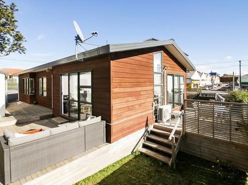 70 Coates Crescent, Panmure