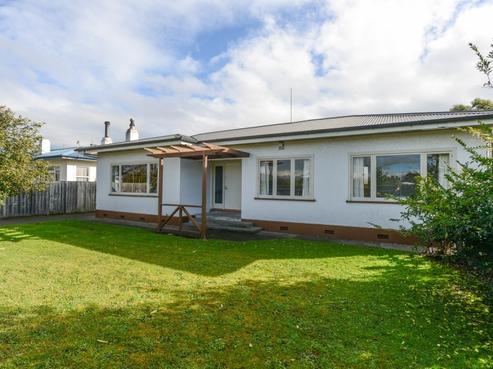 1022 Totara Street, Mahora
