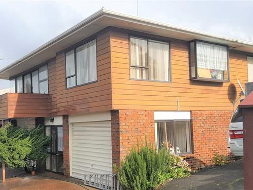 82 Onewa Road, Northcote Point