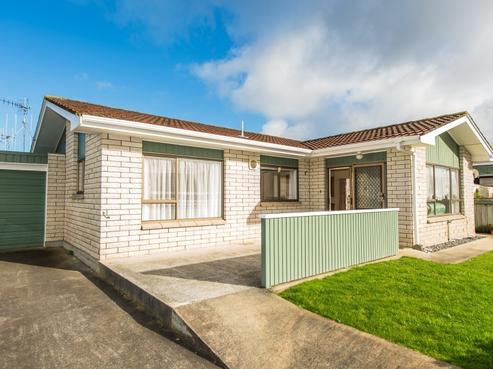 15 Lindsey Crescent, Springvale
