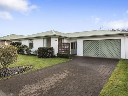 3 Reynolds Drive, Glenview