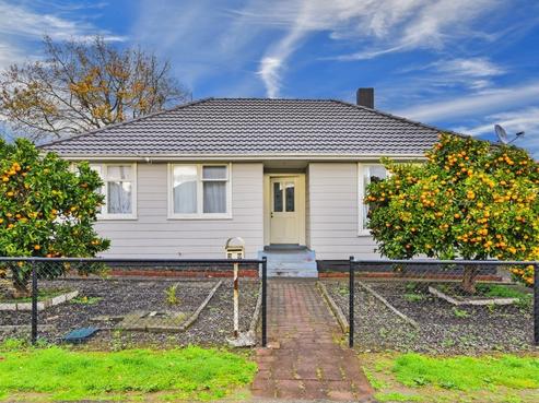 39 Pearl Baker Drive, Otara