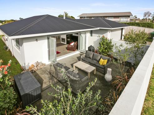 52 Prince Regent Drive, Half Moon Bay