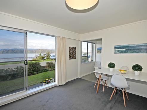 8/271 Karaka Bay Road, Karaka Bays