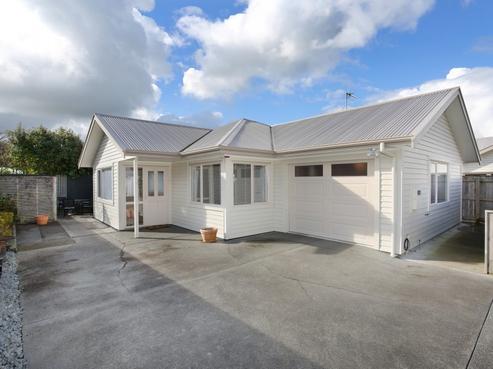 11 Almond Grove, Feilding