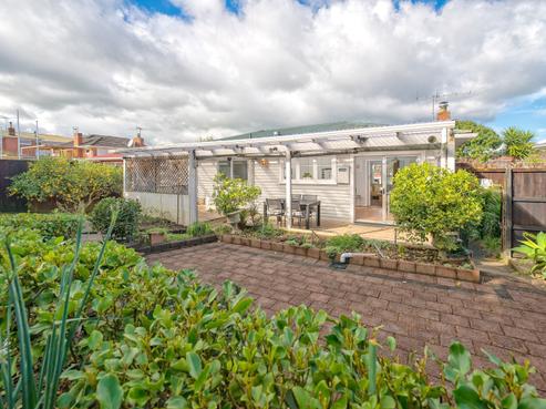2 Tomlinson Street, Hillpark